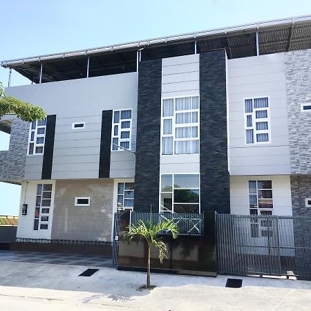 Grand Mulia Guest House Balikpapan  Buitenkant foto